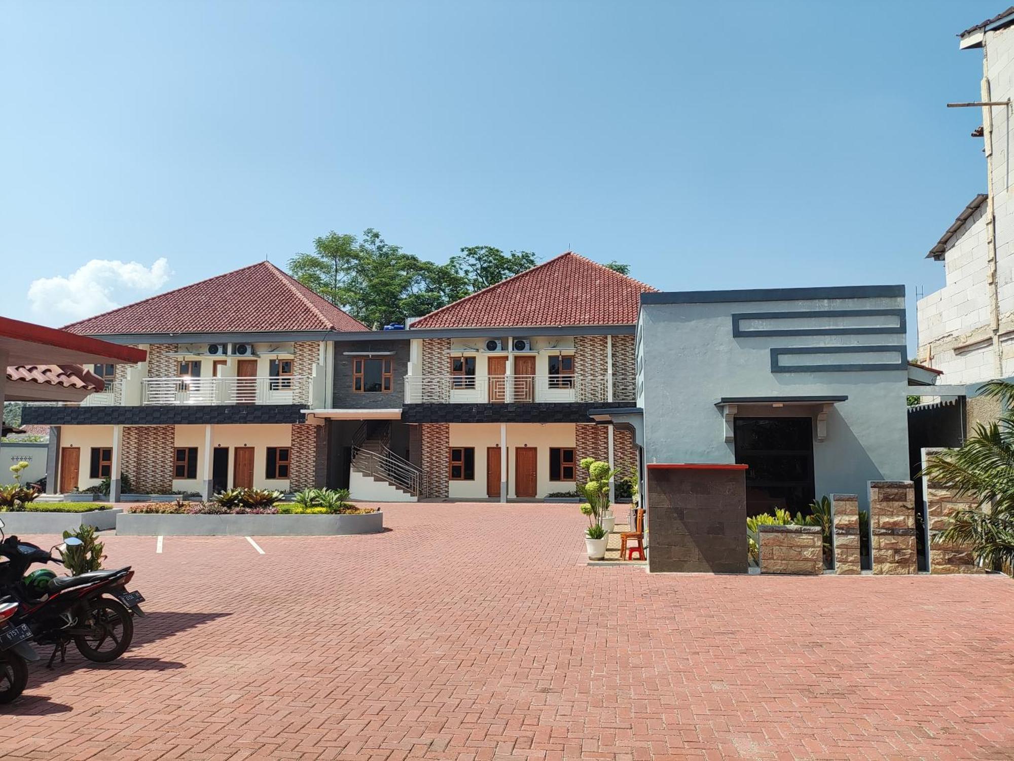 Hotel Cibening Purwakarta Εξωτερικό φωτογραφία